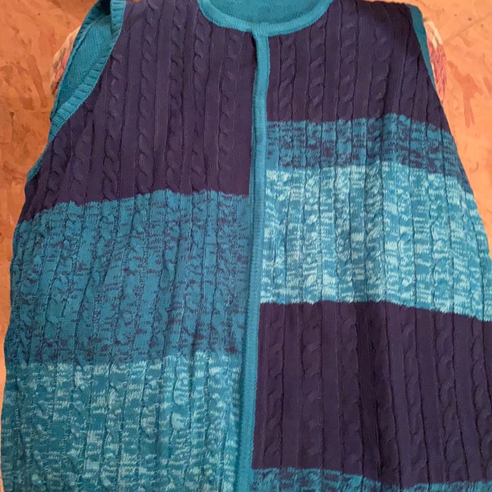 Sweater vest with open front
